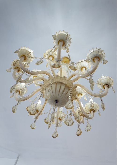 Срочно продам люстру, в наличии 2шт