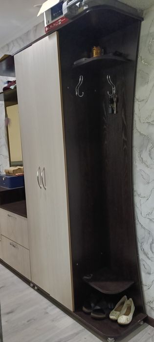 Продам прихожую б/у