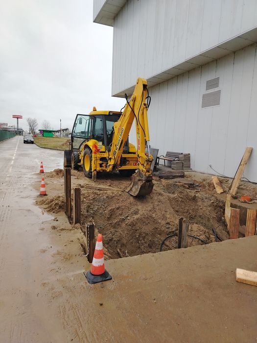 Buldoexcavator de închiriat, picon