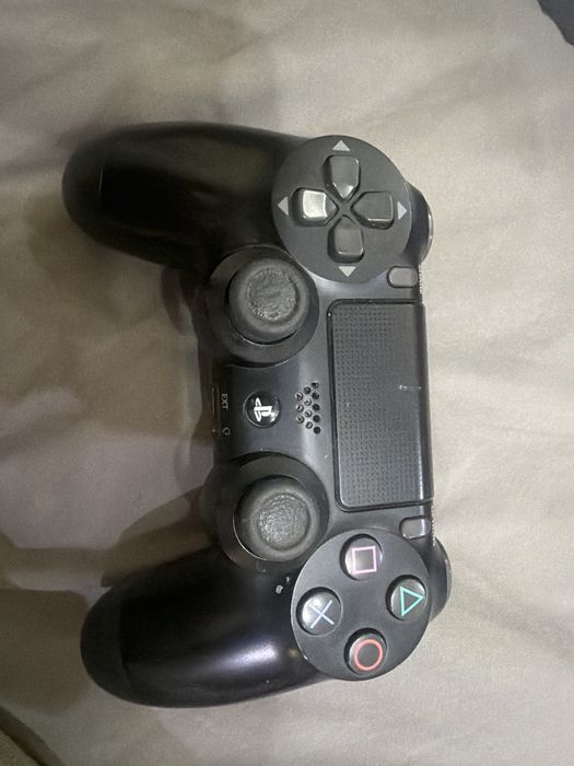 Оригинальный геймпад от Playstation 4.