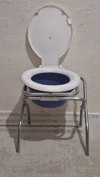 Санитарный.   стул