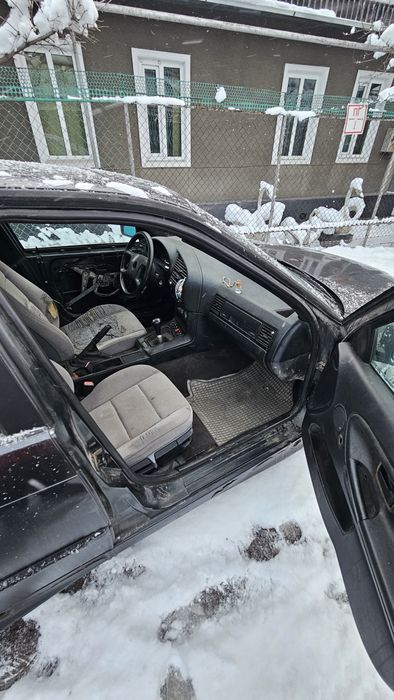 Продам БМВ 318м/т