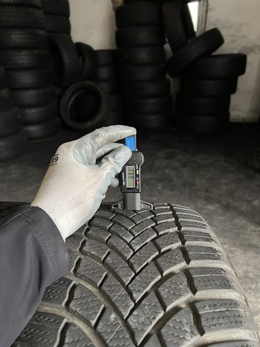 4 anvelope de iarna 235/55/17 bridgestone runflat 2021!