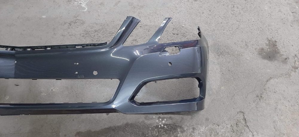 Передний бампер на Мерседес 212 кузов