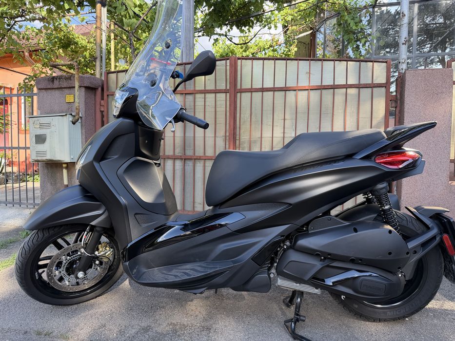 Piaggio Beverly 300 Deep Black Euro 5 – 2024 | Stare NOUĂ | 1.025 km
