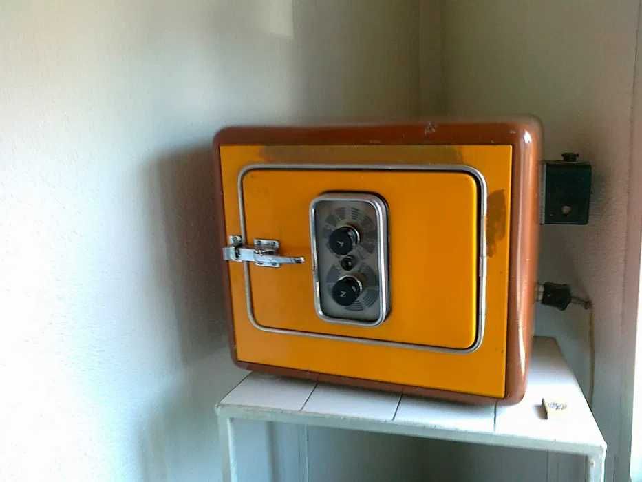 Unit, scaun, sterilizator  EMDA, an fabricatie 1950, functional