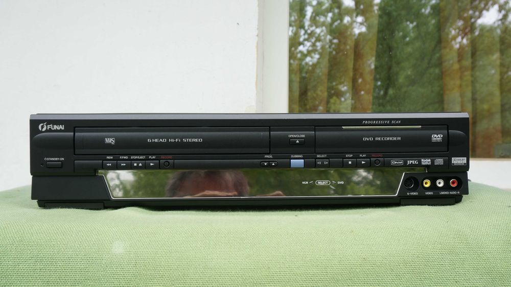 DVD recorder combo VHS marca FUNAI model W4A-A1480 stereo Hi-Fi