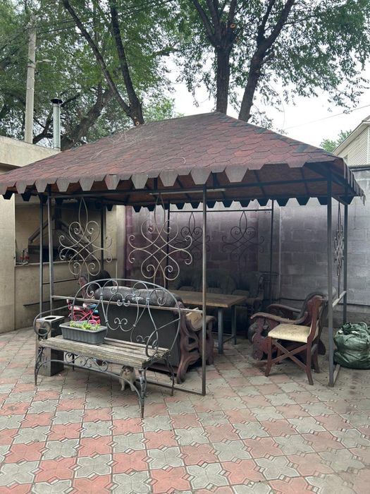 Продается уютная кованая беседка