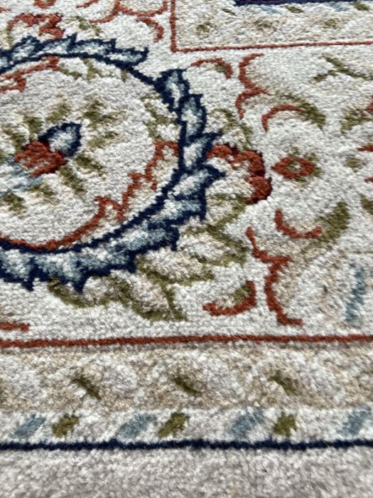 Ковер в отличном состояние