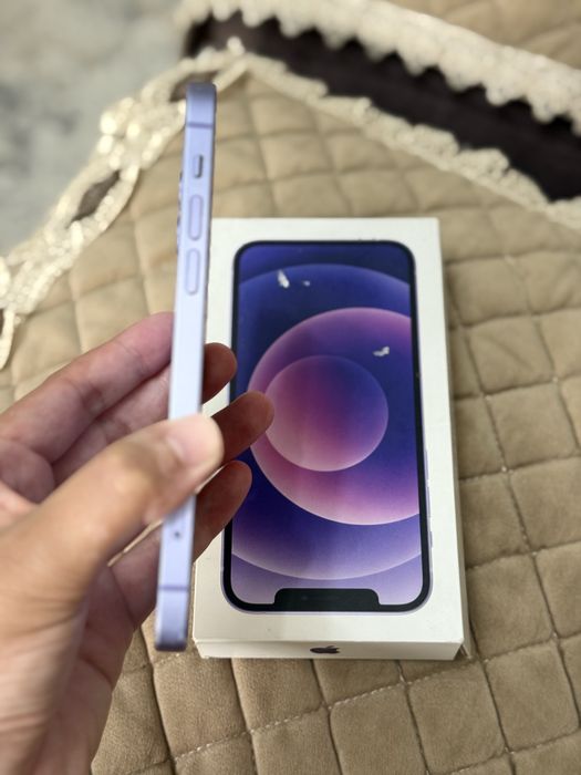 Продам Iphone 12