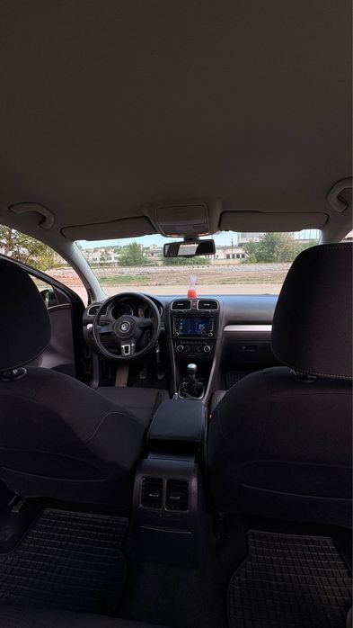 VOLKSWAGEN Golf 2011 — imagine 3