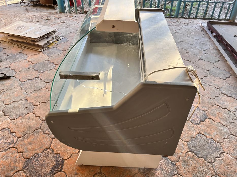 витренный холодильник