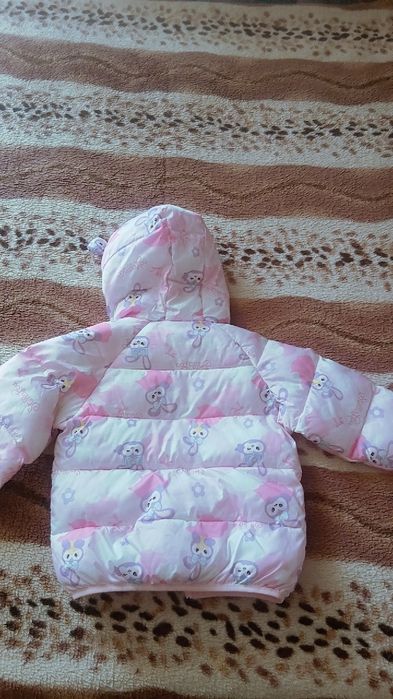 Продам весеннюю курточку на девочку