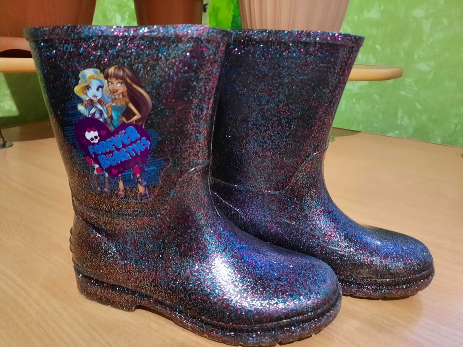 Резиновые сапожки для девочки