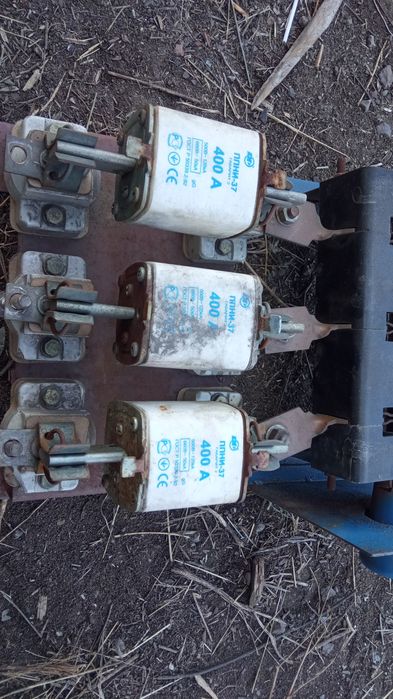 Рубильник с предохранителями