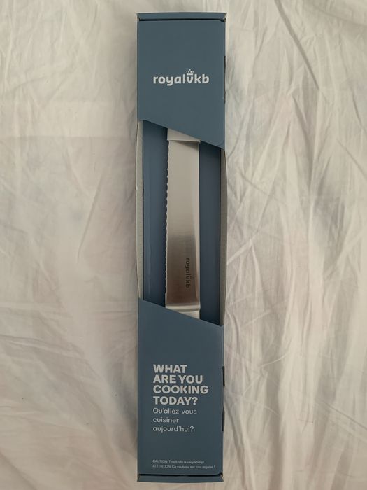 Nou, in cutie .Cutit pentru paine