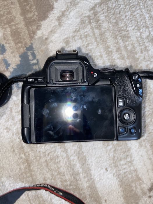Canon eos 250d. продаю
