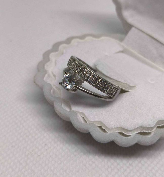 Сребърен пръстен с фианити – проба 925, нов, размер 17