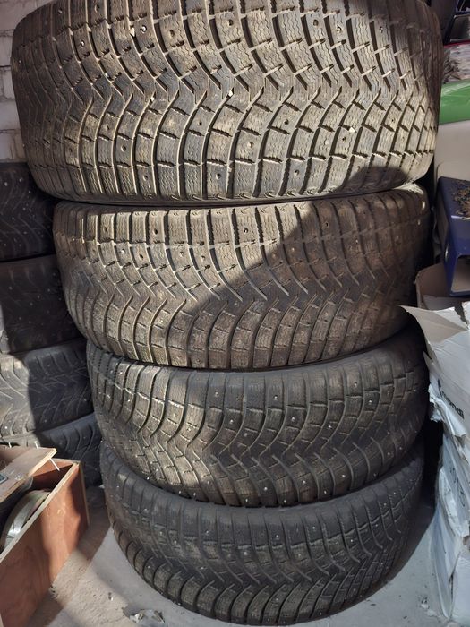 Зимняя резина 285.65R17