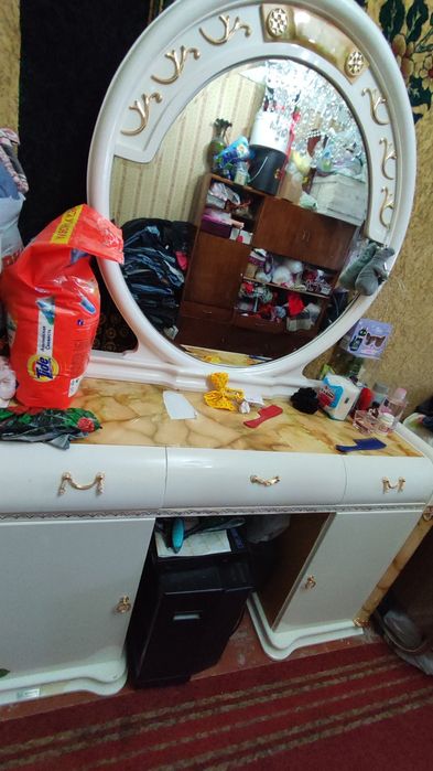 Отличный гарнитур.