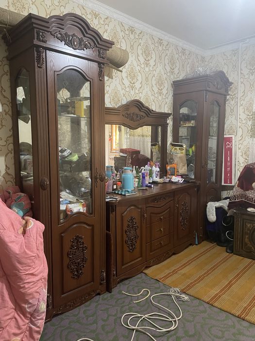 Mebel sotiladi ozmiki srochna