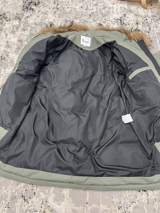 Продам зимнюю куртку 52р