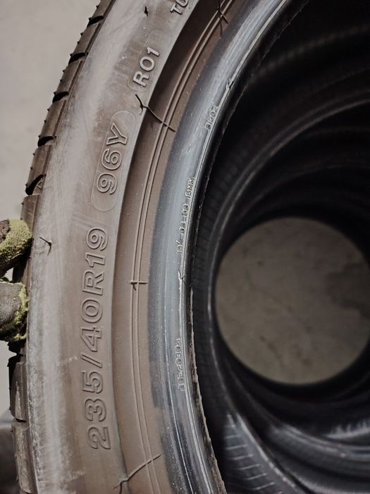 Anvelope vara Bridgestone 235 40 19 an 2023