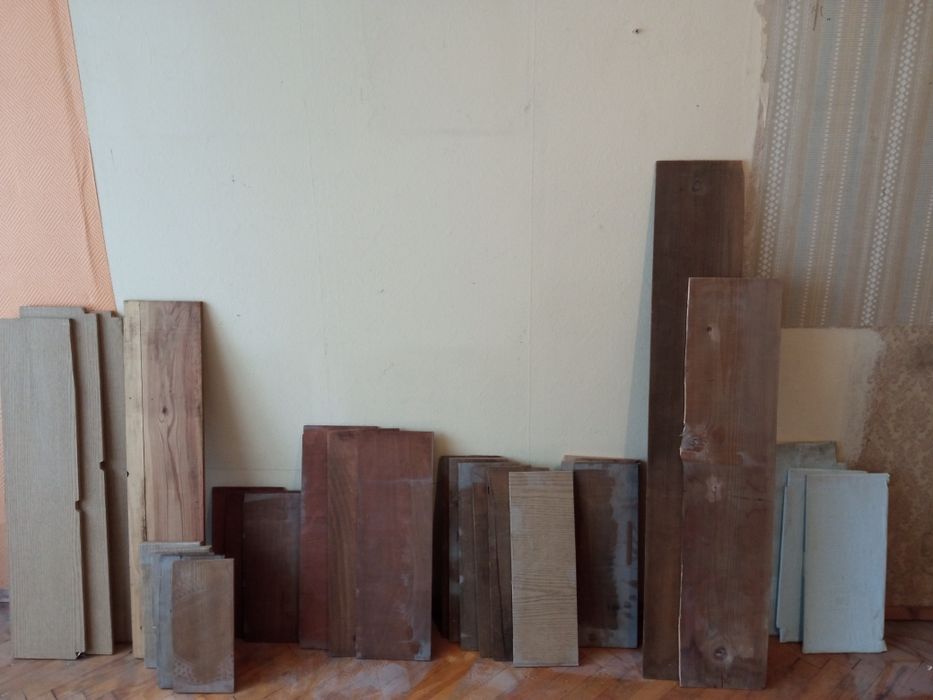 Етажерки различни размери