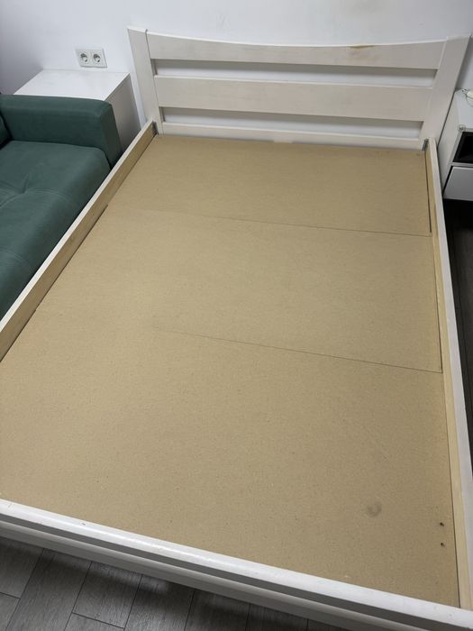 Кровать 140*200 дерево без матраса