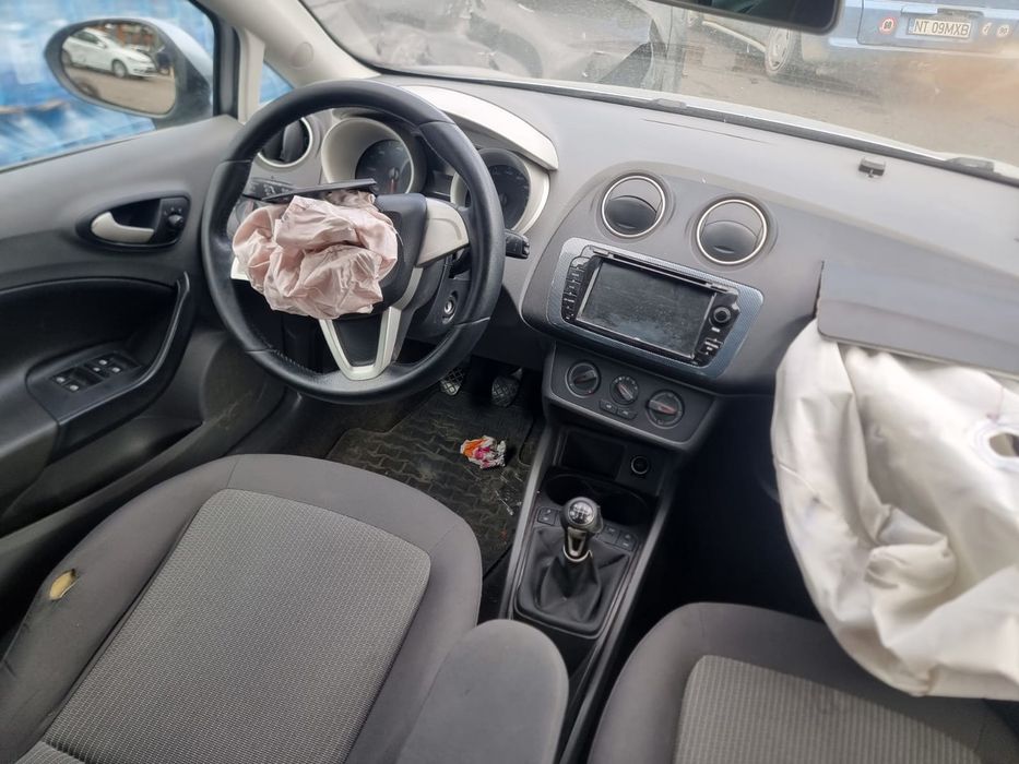 Dezmembrez Seat Ibiza 4 (6J) (2008 - 2012), 1.6 tdi CAYB, manual, CAYB