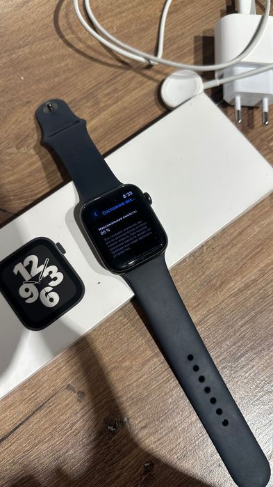 Apple watch SE 1st generation 44mm