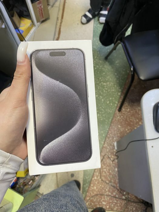 Продам айфон 15 про