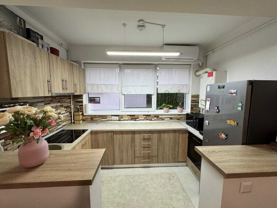 Apartament 3 camere complet mobilat si utilat, 9 Mai