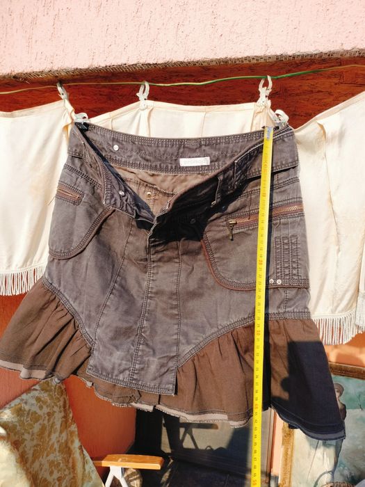 Fustă scurtă de damă Promod – Maro/Gri închis, stil cargo / cu volan și buzunare, mărimea 40 (EU)