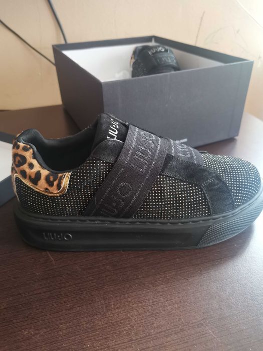 Обувки Liu Jo. Нови. 38 номер. Купувани от магазина на Liu Jo