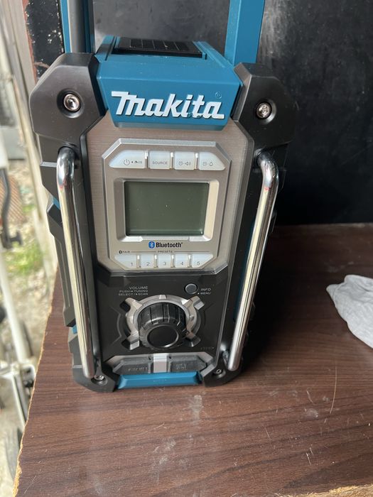 Vand radio santier Makita DMR 108 N model 2023/2024