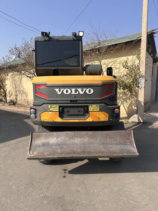 Srochno Mini Ekskavator Volvo EW60E Sotiladi