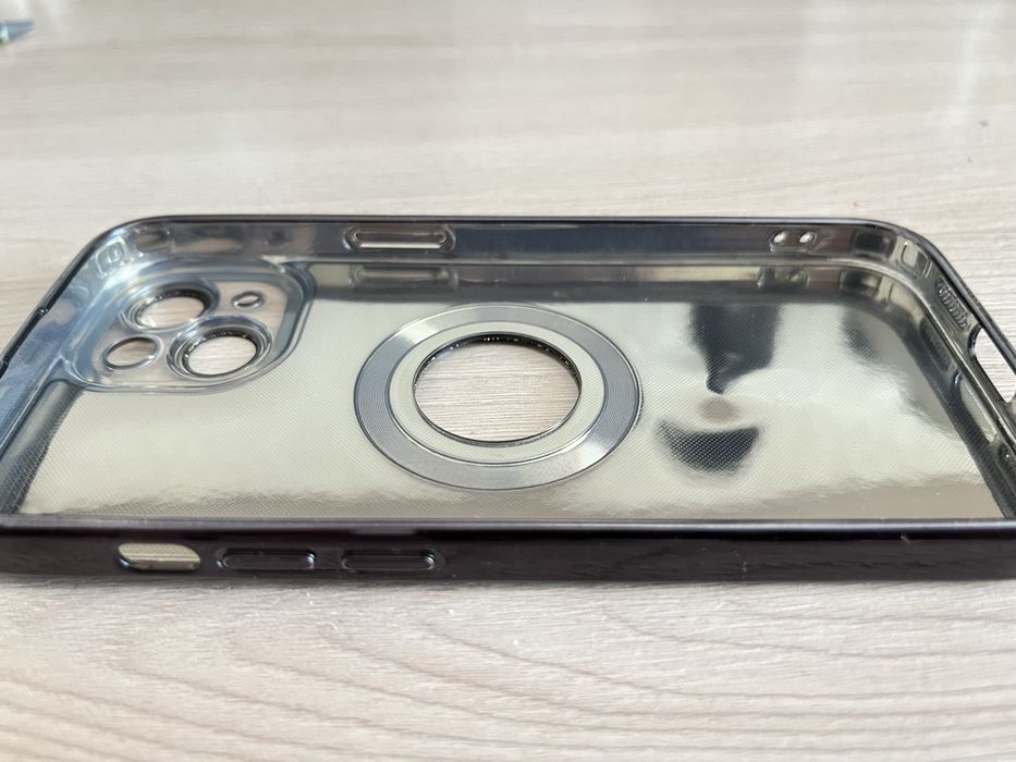 Чехол на iPhone 13/14