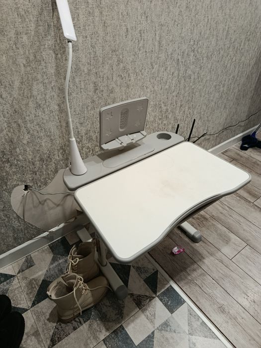 Десткий стол для учебы