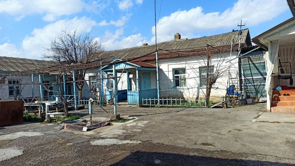 Arzon hovli 3,6 sotixli  6 ta xonali