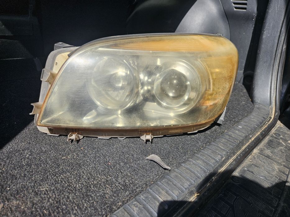 Ляв фар за Toyota Rav 4 2008god