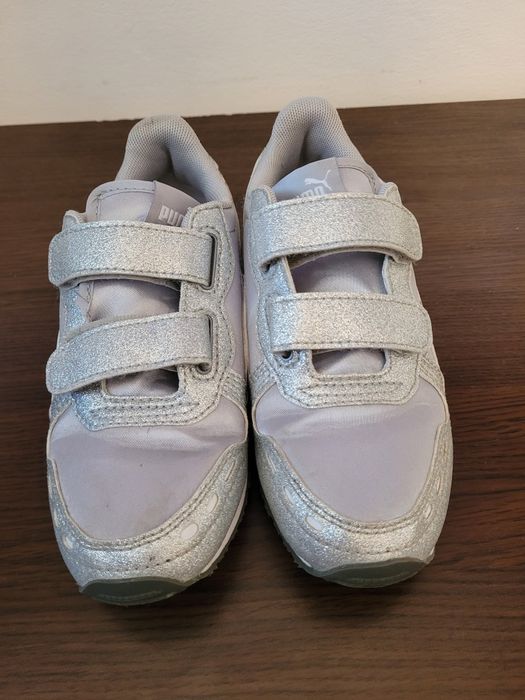 Vând încălțăminte sport copii Puma 31.5 2 perechi