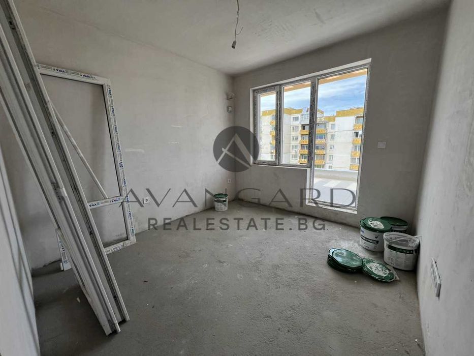 оф.18878 Просторен тристаен пред акт 14/ Южен