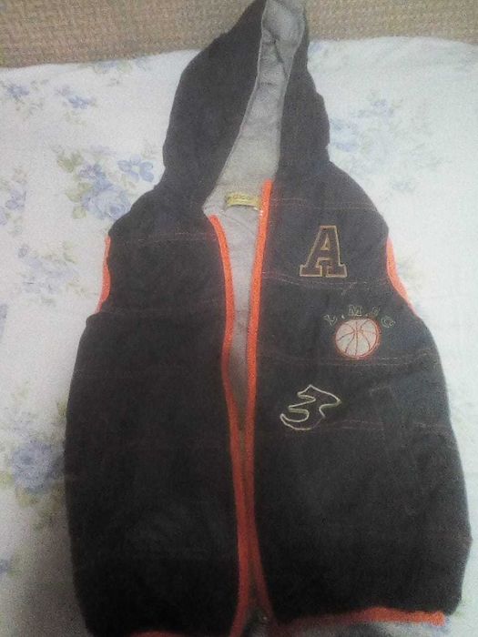 безрукавка на мальчика