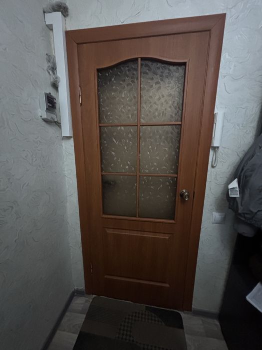 Продам металлическую входную дверь