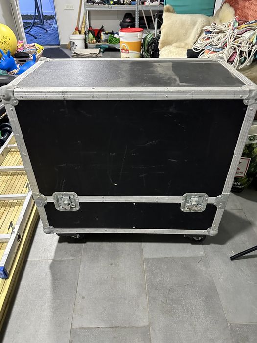 Vand 2 Boxe Active petrecere 1000 wati fiecare - Electro Voice ELX112P