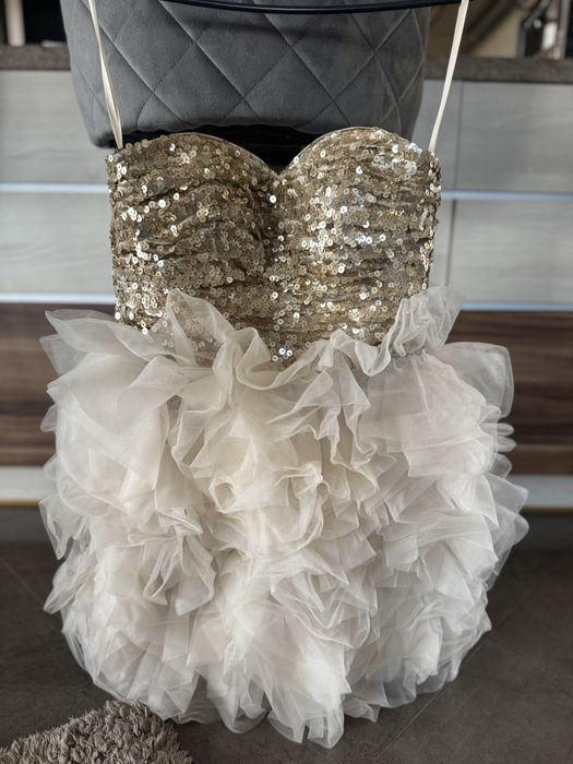 Официална рокля