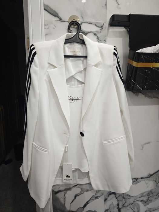 Продам кастюм двойки и тройки