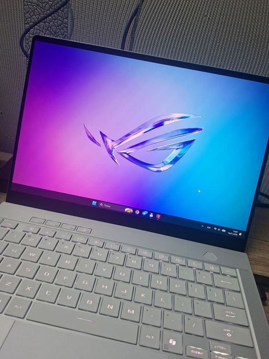 Asus rog Zephyrus g14
