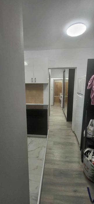 Inchiriez apartament cu 3 camere